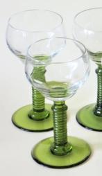 3x Wijnglas Doyen met groene stam en voet. Prijs per set., Enlèvement ou Envoi