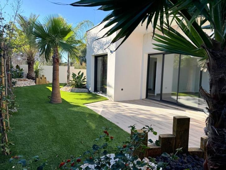 VILLA NEUVE à Vias (Occitanie, France), Immo, Huizen en Appartementen te koop, 200 tot 500 m², Vrijstaande woning