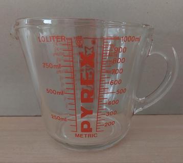 Maatbeker pyrex 1 liter.  beschikbaar voor biedingen