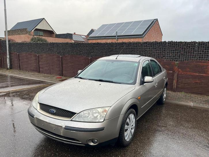 ford modeo 1.8i, Autos, Ford, Particulier, Mondeo, Toit ouvrant, Attache-remorque, Essence, Euro 4, Enlèvement