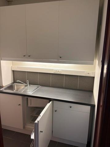 Kitchenette* Keuken beschikbaar voor biedingen