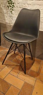 6 stoelen zwart leder met metalen onderstel, Huis en Inrichting, Stoelen, Ophalen, Zwart