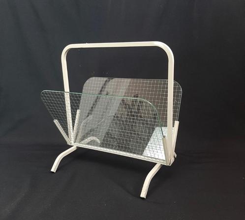 Vintage krantenrek, Huis en Inrichting, Woonaccessoires | Krantenbakken en Lectuurbakken, Ophalen
