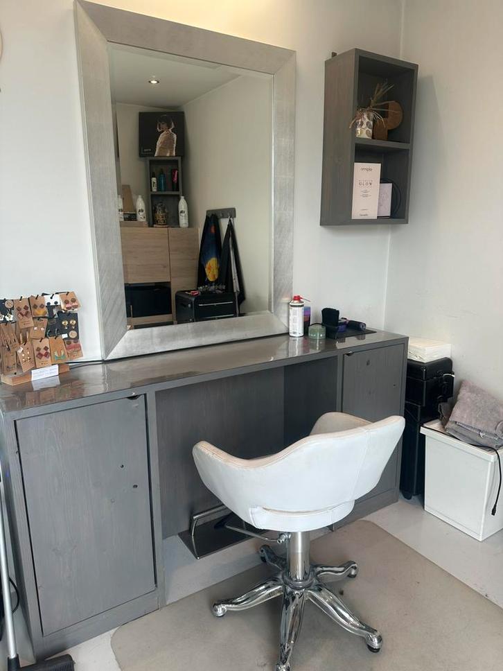 Kappersmeubilair voor startende kapper of student, Huis en Inrichting, Overige Huis en Inrichting, Ophalen