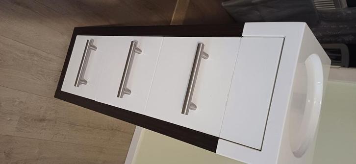 Bijzetkastje kleine badkamerkast TWV 400 euro, Huis en Inrichting, Badkamer | Badkamermeubels, Zo goed als nieuw, (Half)hoge kast