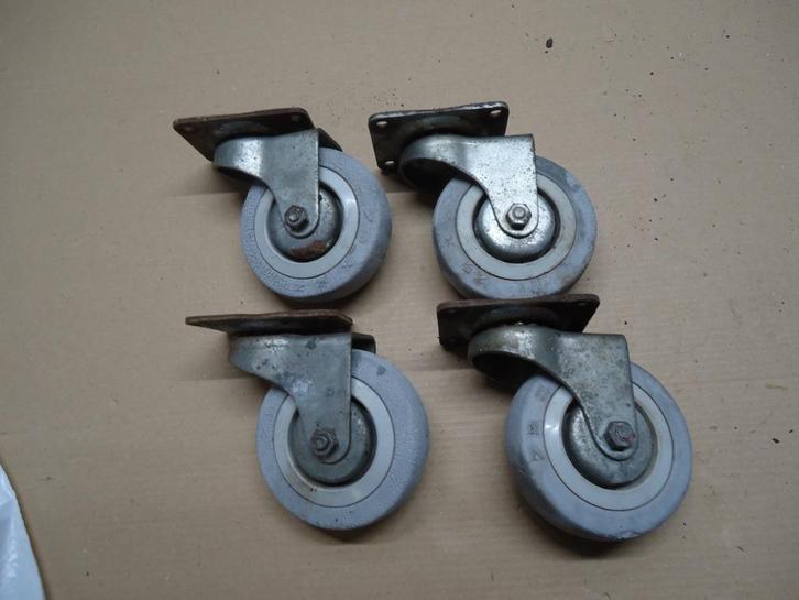 Set van 4 zwenkwielen van 75 mm met een capaciteit van 50 kg, Doe-het-zelf en Bouw, Zwenkwielen, Gebruikt, Ophalen