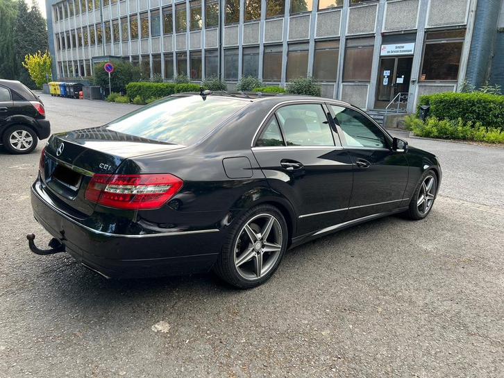 Mercedes e200 2012 boite auto, Auto's, Mercedes-Benz, Particulier, E-Klasse, Diesel, Euro 5, Berline, 4 deurs, Automaat, Zwart