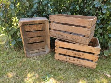 Houten kratten vintage  beschikbaar voor biedingen