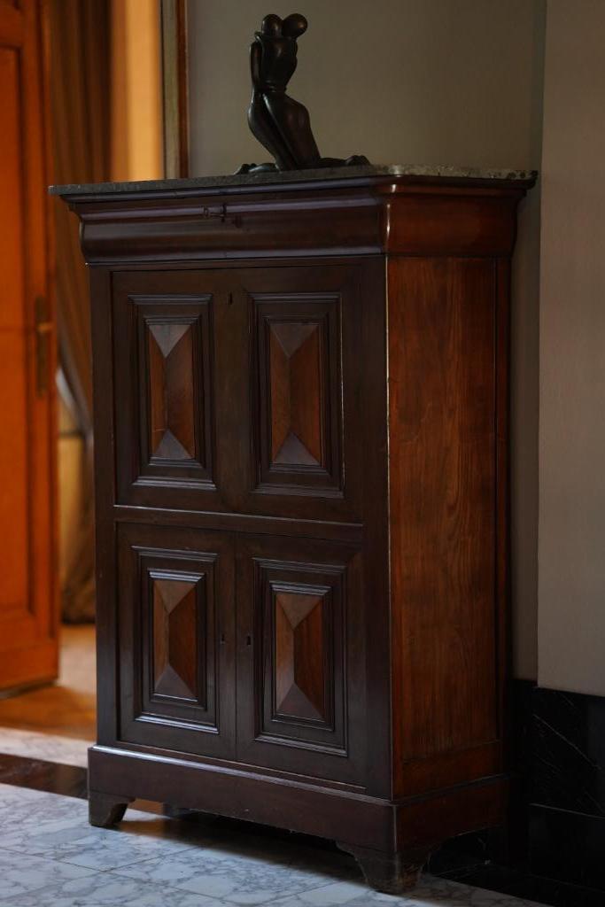 Antieke houten kast met marmeren blad – 19e eeuw, Antiek en Kunst, Antiek | Meubels | Kasten, Ophalen