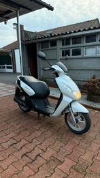 Peugeot kisbee 4T 2012 A klasse/25 km per uur, Vélos & Vélomoteurs, Scooters | Peugeot, Enlèvement, Comme neuf