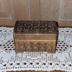 Mooie vintage volhouten juwelendoos houtsnijwerk kistje, Moins de 50 cm, Enlèvement ou Envoi, Comme neuf, Moins de 50 cm