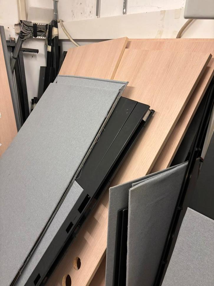 Ahrend bureaus 1 duo en 1 quatro eiland,  akoestisch, Zakelijke goederen, Kantoor en Winkelinrichting | Kantoormeubilair en Inrichting