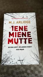 M.J. Arlidge - Iene Miene Mutte, Boeken, Ophalen of Verzenden, Zo goed als nieuw, M.J. Arlidge