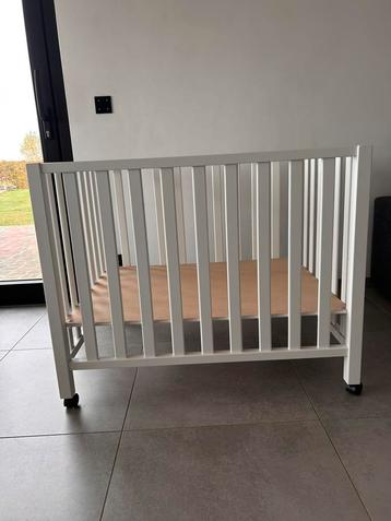 Baby park Quax - quax box / Claire wit met wielen beschikbaar voor biedingen