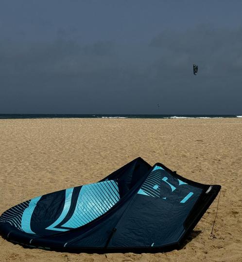 Liquid Force Wow v4, Watersport en Boten, Kitesurfen, Gebruikt, Kite, 9 m², Ophalen