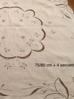 Nappe á thé brodée, Maison & Meubles, Nappes, Enlèvement ou Envoi