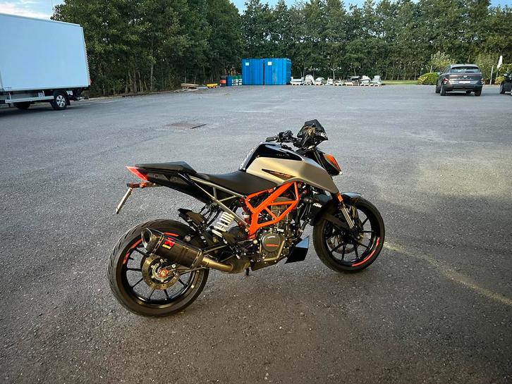 Ktm Duke 125 van 2021 met slechts 9300km, Motoren, Motoren | KTM, Particulier, Naked bike, 11 kW of minder, 1 cilinder, Ophalen