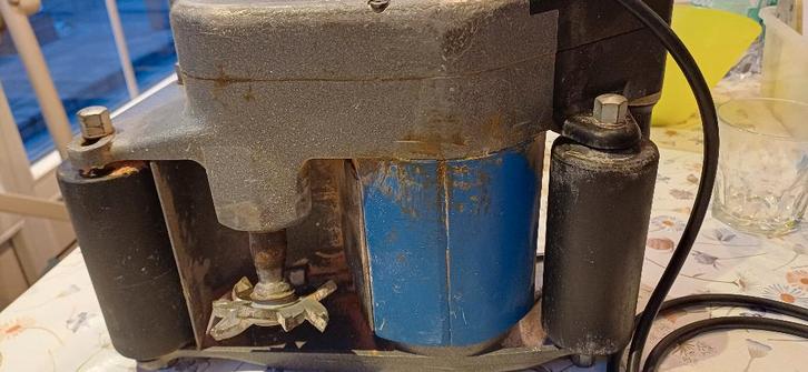 Freesmachine gleuven in steen en ytong, Bricolage & Construction, Outillage | Fraiseuses, Comme neuf, Électrique, Découpeur de mur