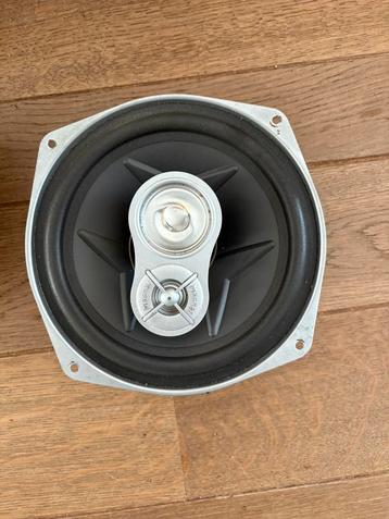 5 keer magnat speaker en 2 keer infinity speaker beschikbaar voor biedingen