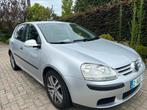 VW Golf 5 1.6 Benzine - Automaat - Airco - Bluetooth, Auto's, Stof, Zwart, https://public.car-pass.be/vhr/83bb35b1-c1b1-4470-932d-324f66925fa0