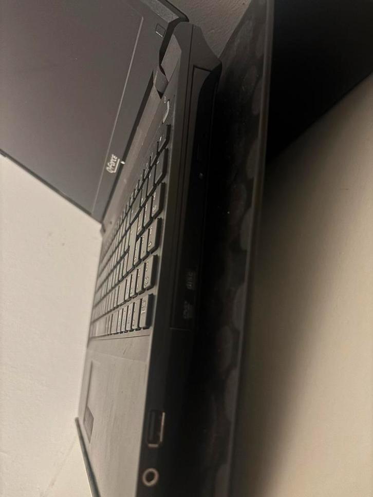 G-force laptop, Computers en Software, Windows Laptops, Zo goed als nieuw, Ophalen