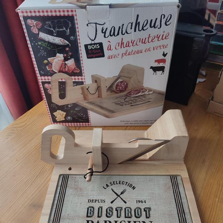LA SELECTION - Trancheuse Charcuterie (bois & acier inoxy.), Maison & Meubles, Maison & Meubles | Autre, Neuf, Enlèvement ou Envoi