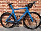 Vélo Pinarello bleu de début 2022 (3 ans), Fietsen en Brommers, Ophalen, Zo goed als nieuw, Carbon, Heren