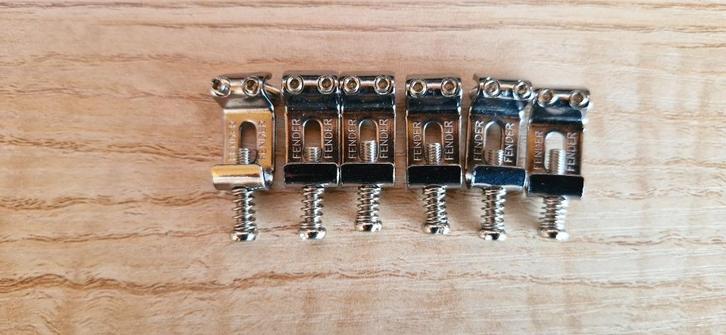 Brugzadeltjes voor Fender Stratocaster, Muziek en Instrumenten, Snaarinstrumenten | Gitaren | Elektrisch, Gebruikt, Solid body