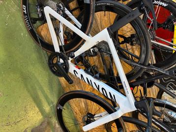 Koersfiets  beschikbaar voor biedingen