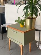 Bijzettafel nieuw geschilderd (Tilburg/Turnhout), Huis en Inrichting, Tafels | Bijzettafels, 55 tot 75 cm, Zo goed als nieuw, Rechthoekig