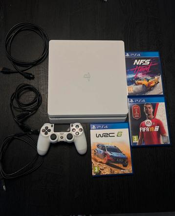 Playstation 4 Slim (500GB) + controler + 3 spelletjes beschikbaar voor biedingen