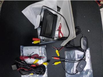 Achteruit rij camera set met scherm (display) beschikbaar voor biedingen