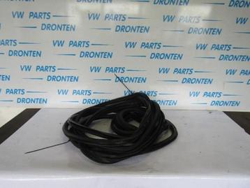 Portierrubber 4Deurs links-voor van een Audi Q2 beschikbaar voor biedingen