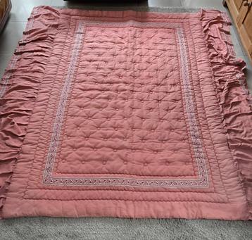 Roze, gequilte sprei 80s beschikbaar voor biedingen