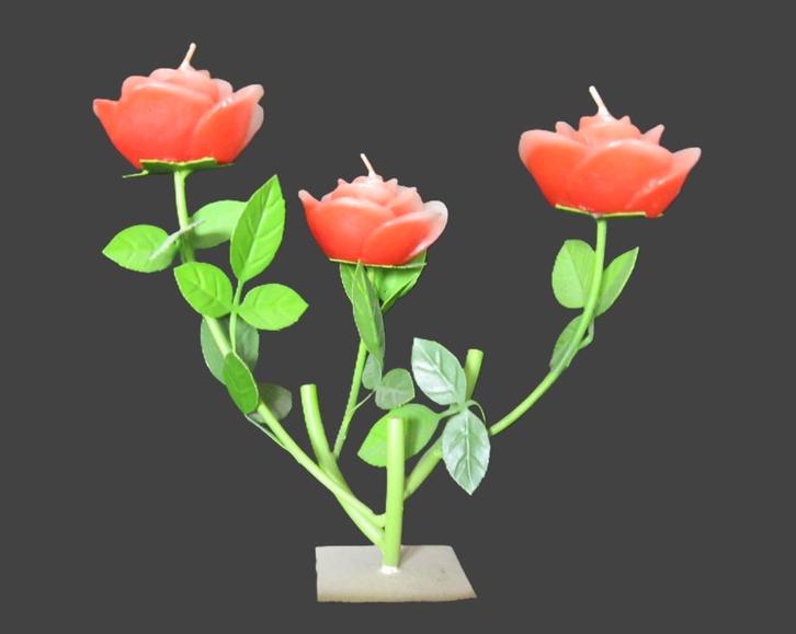 drie kaarsen rozen op standaard, Huis en Inrichting, Woonaccessoires | Kandelaars en Kaarsen, Kaars, Metaal, Groen, Ophalen