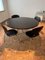 Thonet tafel + 4 Mier stoelen Fritz Hansen , Arne Jacobsen, Huis en Inrichting, Stoelen, Gebruikt, Zwart, Vier, Hout