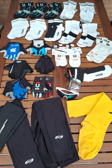 Koersfietskleding beschikbaar voor biedingen