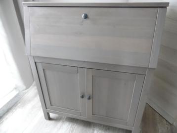 Bureau kast beschikbaar voor biedingen