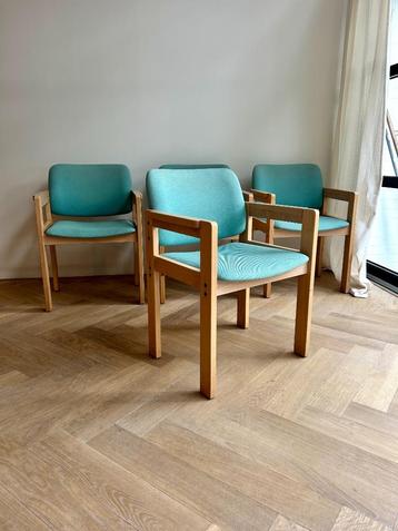 4 x Eetkamer stoelen. Licht beuken met mint kleurige stof beschikbaar voor biedingen