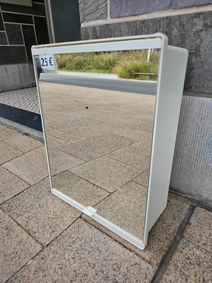 Allibert spiegelkast, Huis en Inrichting, Woonaccessoires | Spiegels, Zo goed als nieuw, Minder dan 50 cm, Minder dan 100 cm, Ophalen of Verzenden