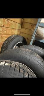 Winterbanden uniroyal met wielen  chefrolet 215 70 R16 100H, Auto-onderdelen, Banden en Velgen, Ophalen, Winterbanden