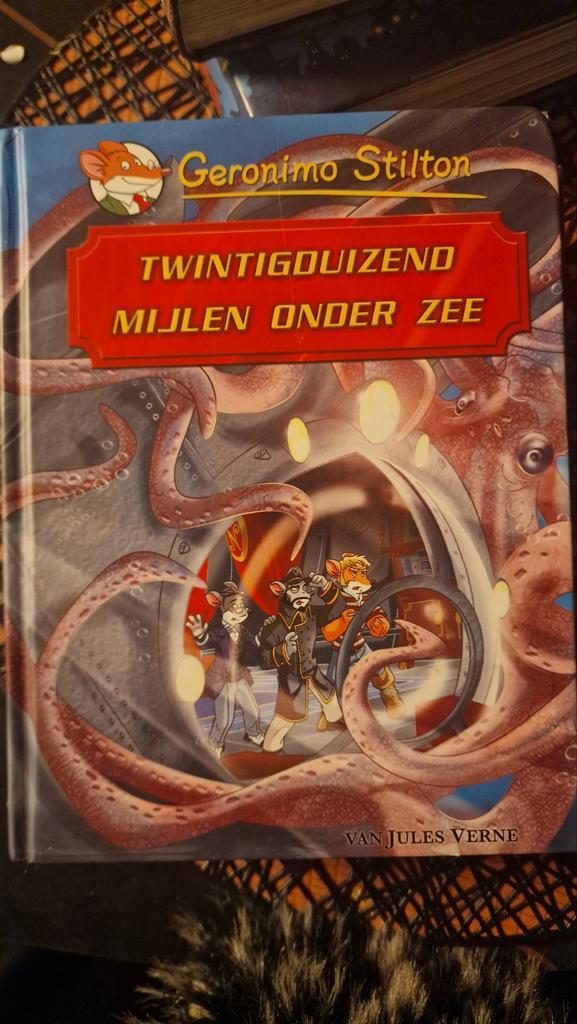 Robert Muchamore - Bloedhonden, Boeken, Kinderboeken | Jeugd | 10 tot 12 jaar, Ophalen of Verzenden