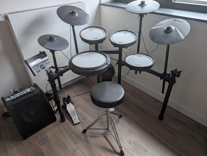 Roland TD-07KVX drumstel + versterker, Muziek en Instrumenten, Drumstellen en Slagwerk, Zo goed als nieuw, Roland, Elektronisch
