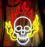 LED lamp neon stijl Vlammende schedel (38x30cm) Nieuw., Verzamelen, Ophalen of Verzenden, Nieuw, Lichtbak of (neon) lamp