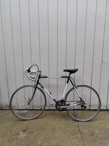 Vintage koersfiets beschikbaar voor biedingen