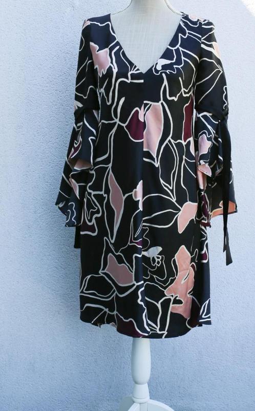 Zeer mooie Liu-Jo jurk maat 38, Kleding | Dames, Jurken, Zo goed als nieuw, Maat 38/40 (M), Zwart, Ophalen of Verzenden