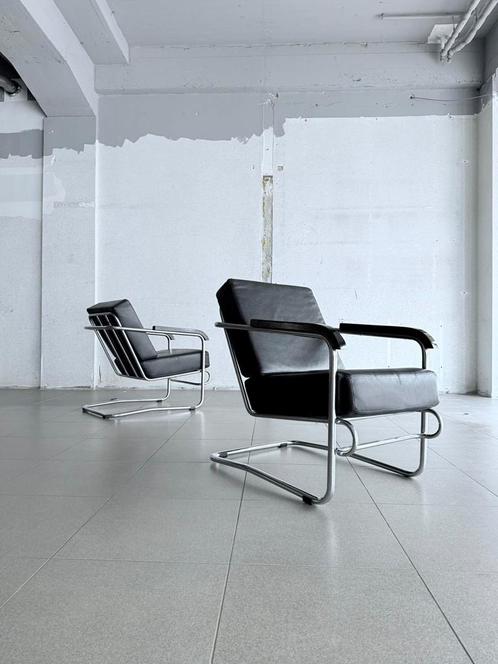 2x Vintage LOUNGE CHAIR BY ENRICO PRAMPOLINI FOR COVA MILANO, Antiek en Kunst, Antiek | Meubels | Stoelen en Sofa's, Ophalen