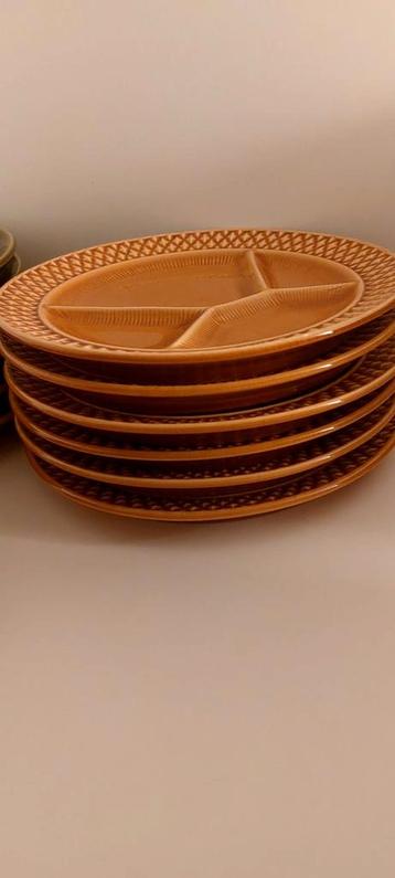 Fondue borden en kommetjes  beschikbaar voor biedingen