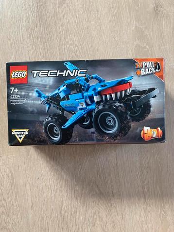 Lego technic monsterjam megalodon beschikbaar voor biedingen