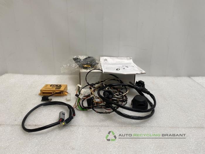 Kit câble crochet de traction d'un Citroen C4 Aircross, Autos : Pièces & Accessoires, Autres pièces automobiles, Citroën, Neuf